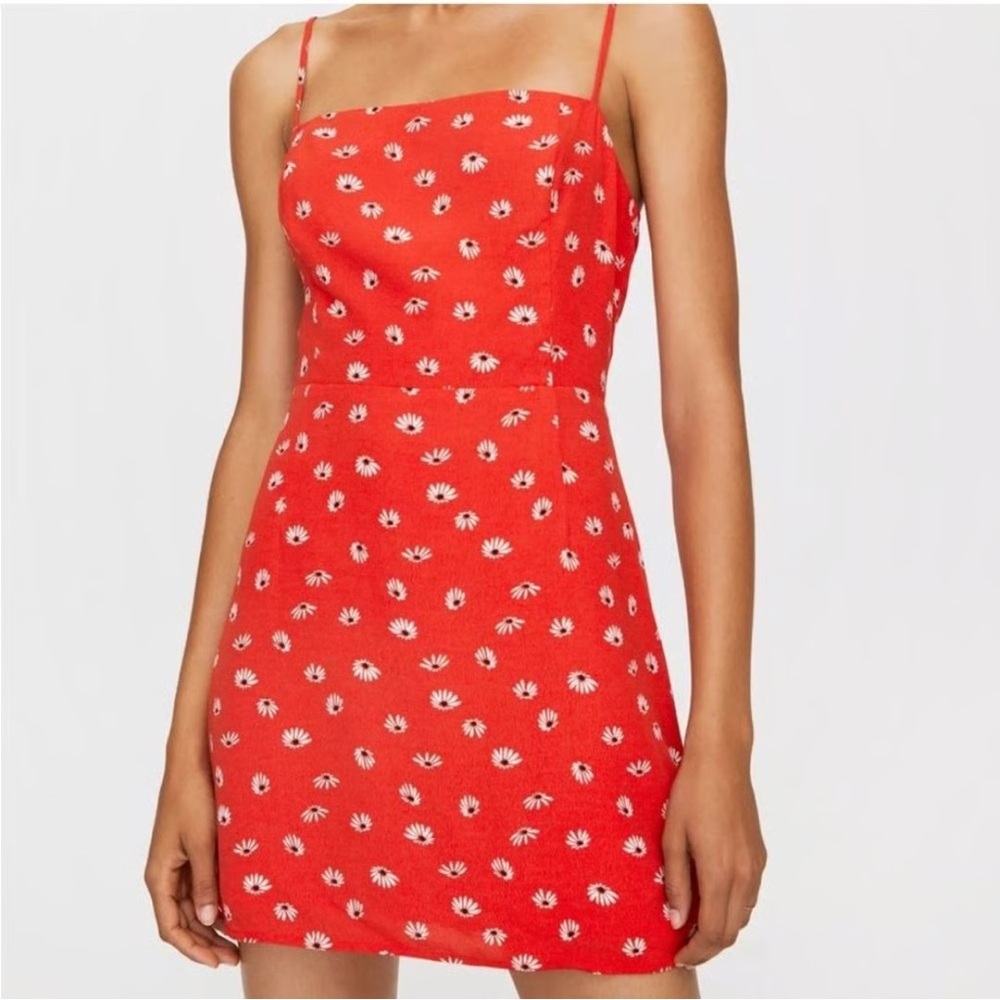 Aritzia Wilfred Sz 6 Classic Red Daisy Floral Cottagecore Mini Dress
